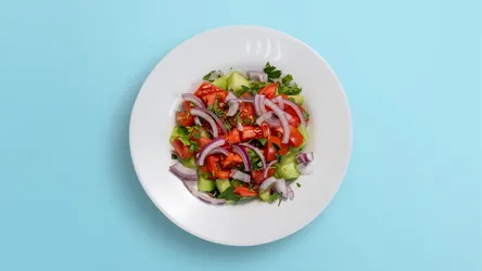 Салата домати и краставици (250г)