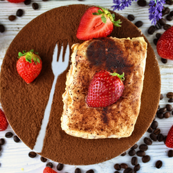 Домашно тирамису с ягоди