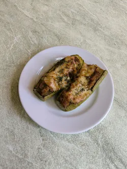 Пълнени тиквички с кайма и ориз